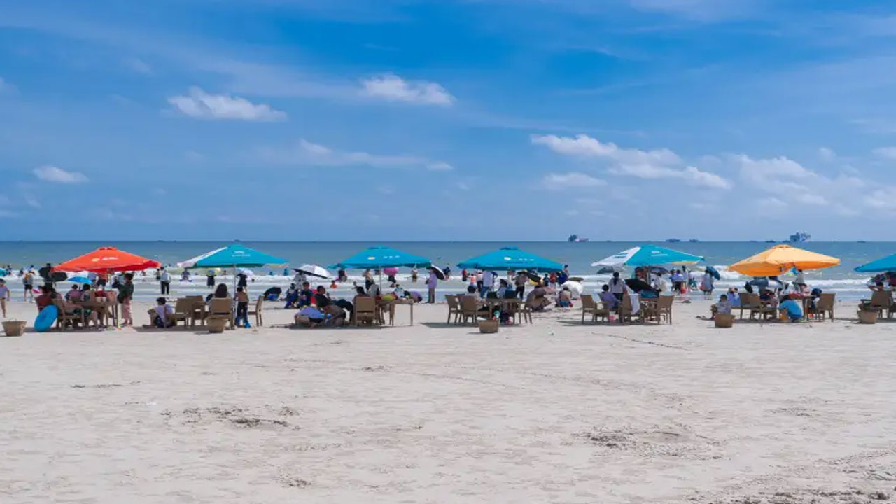 Aktivitas Seru di Sekitar Pantai Perak