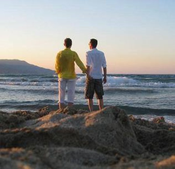 1464857_675394922493472_1682626404_n_renamed_843