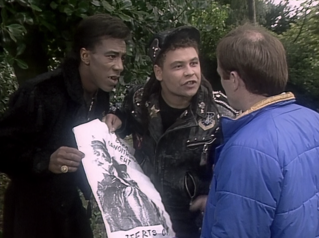 Red.Dwarf.S03E01.Backwards.1080p.FLAC.2.0.AVC.REMUX-FraMeSToR[SS]32