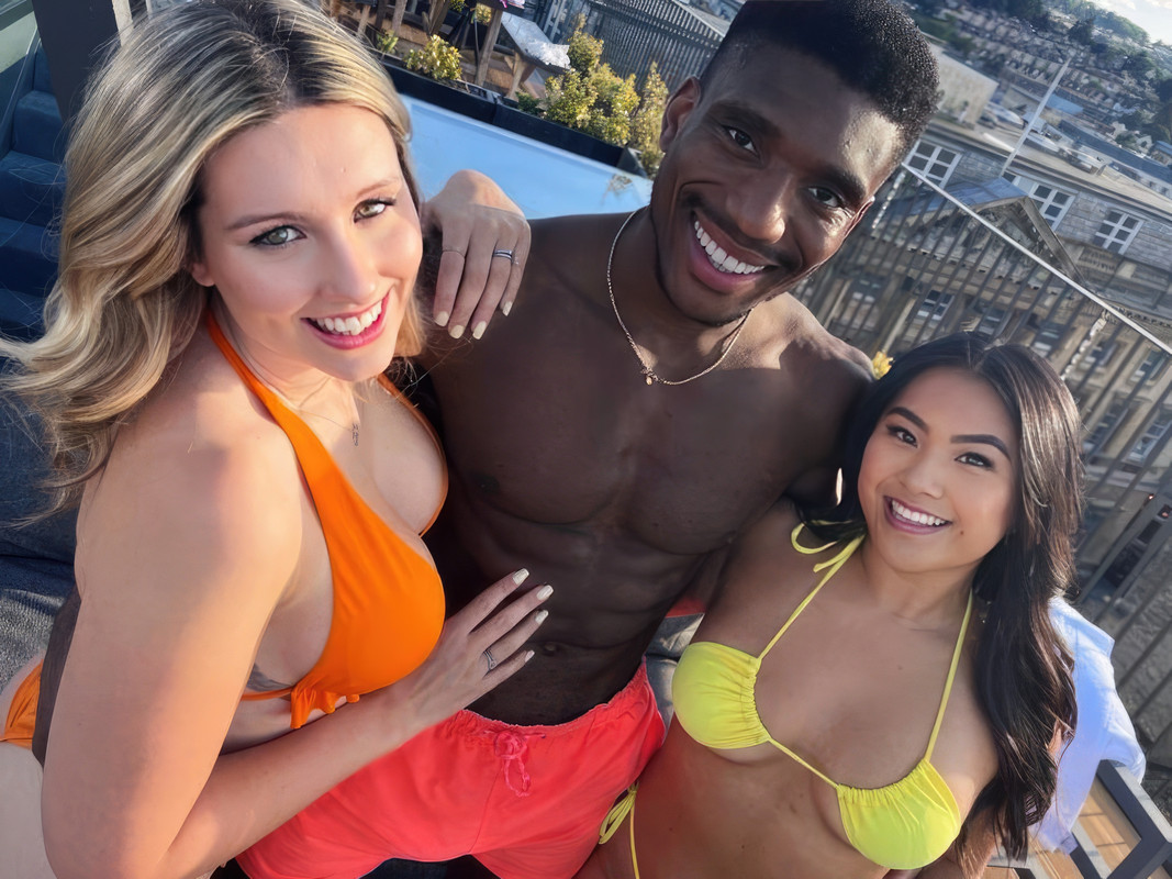 OnlyFans Erin Moore _ Nina Lee _ Mike Blasian Couple Threesome