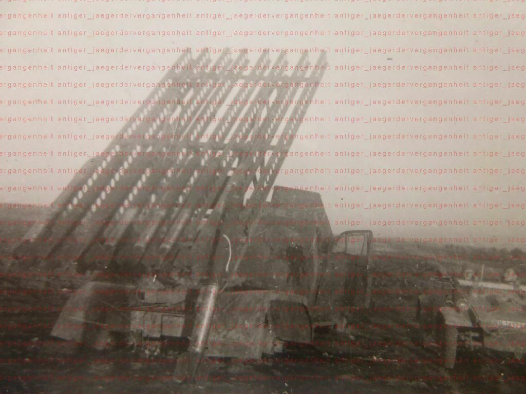 erbeutete Stalinorgel Raketenwerfer Russland VW Kübelwagen 82