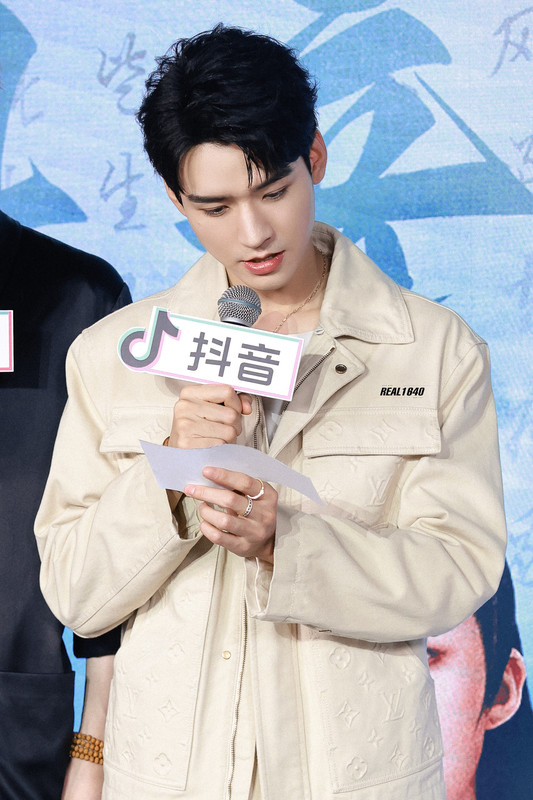 006CT39Tgy1hg3n8xmhdqj31dv22snpe