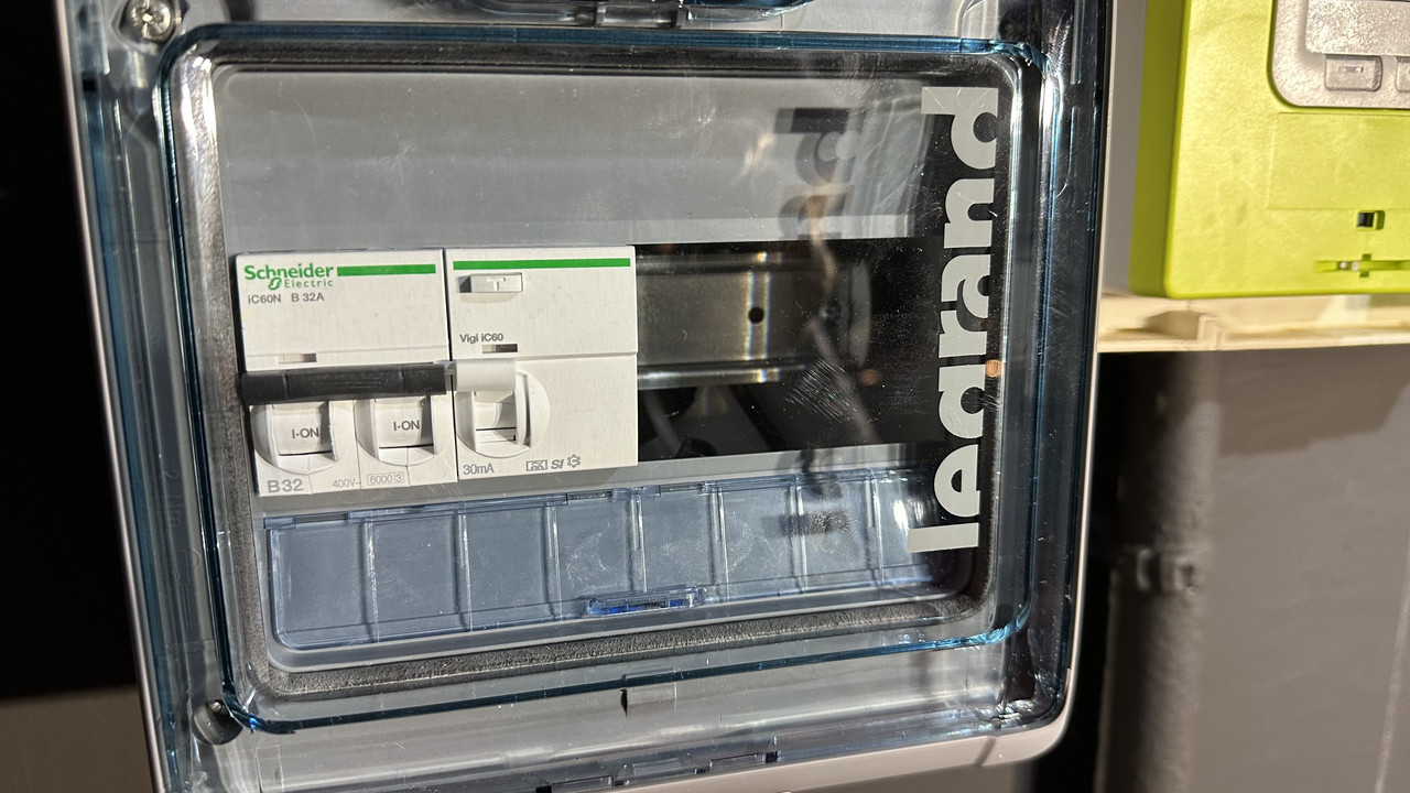 357116C8-6863-4C84-977A-122367059E25