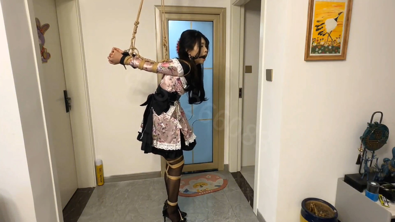 欢乐谷 日式和服与欧式后手吊缚深度版.mp4_20240122_092823.962