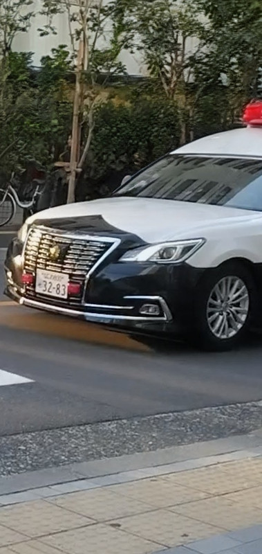 大阪府吹田署の北朝鮮工作員の犯罪者を守り市民を監視するなんじゃそらパトカー