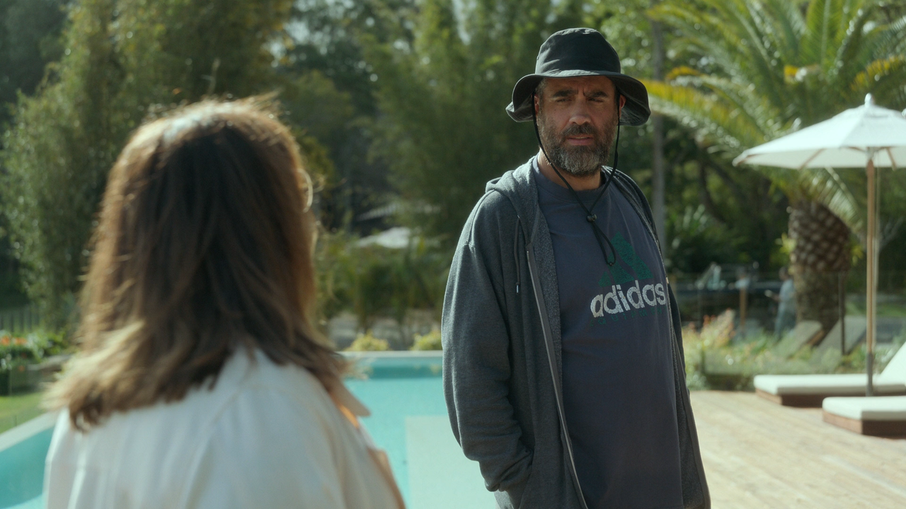 Nine.Perfect.Strangers.S01E01.Random.Acts.of.Mayhem.1080p.AMZN.WEB-DL.DDP5.1.H.264-FLUX.mkv_snapshot