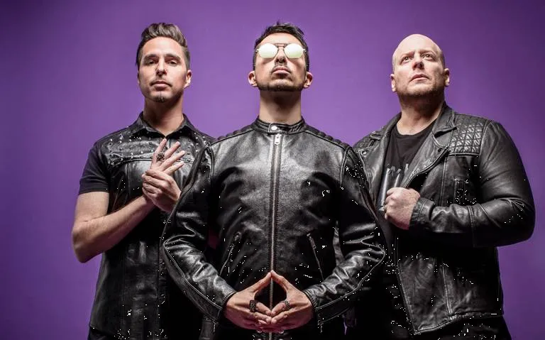 Moenia recarga baterías para prender el Auditorio Nacional