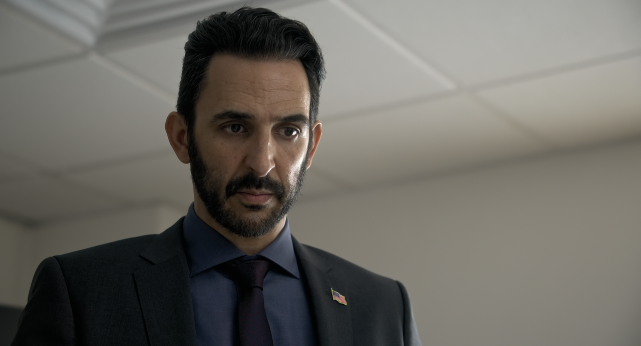 Dope.Thief.S01E02.Bat.Out.of.Hell.2160p.10bit.ATVP.WEB-DL.DDP5.1.HEVC-Vyndros.mkv_snapshot_35.45_[20