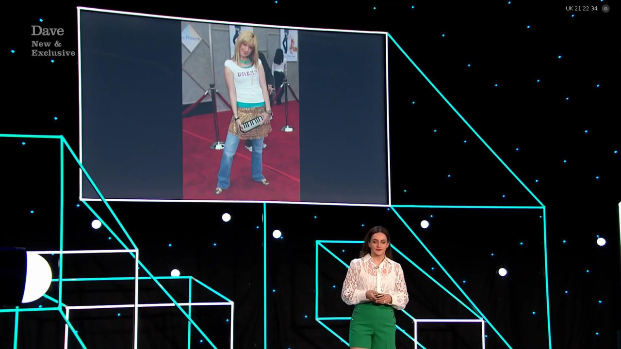 11.17 - 21.00.00 - Comedians Giving Lectures. Host Sara Pascoe Is Joi...-1.m4v_snapshot_28.08_[2021.