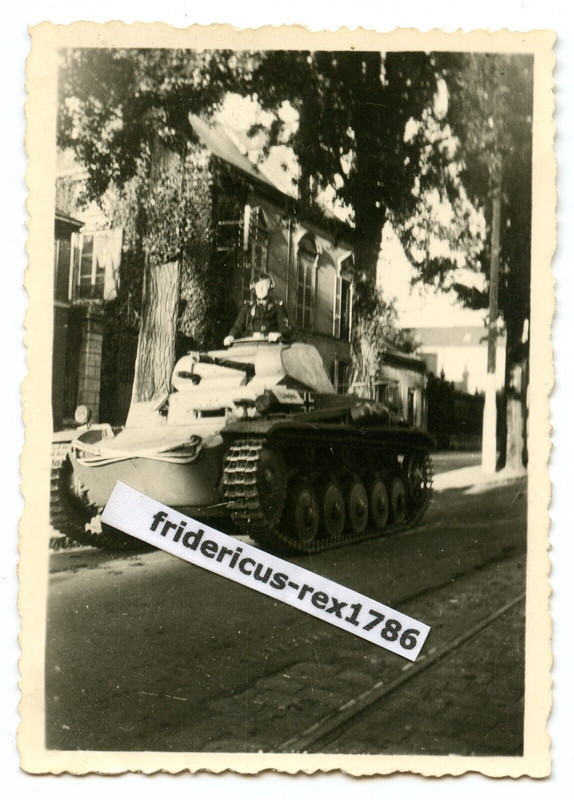 S16 Foto Panzer PzKpfw II mit Kennung Turmnummer S3 der 2 Pz. Abt. DR(4)