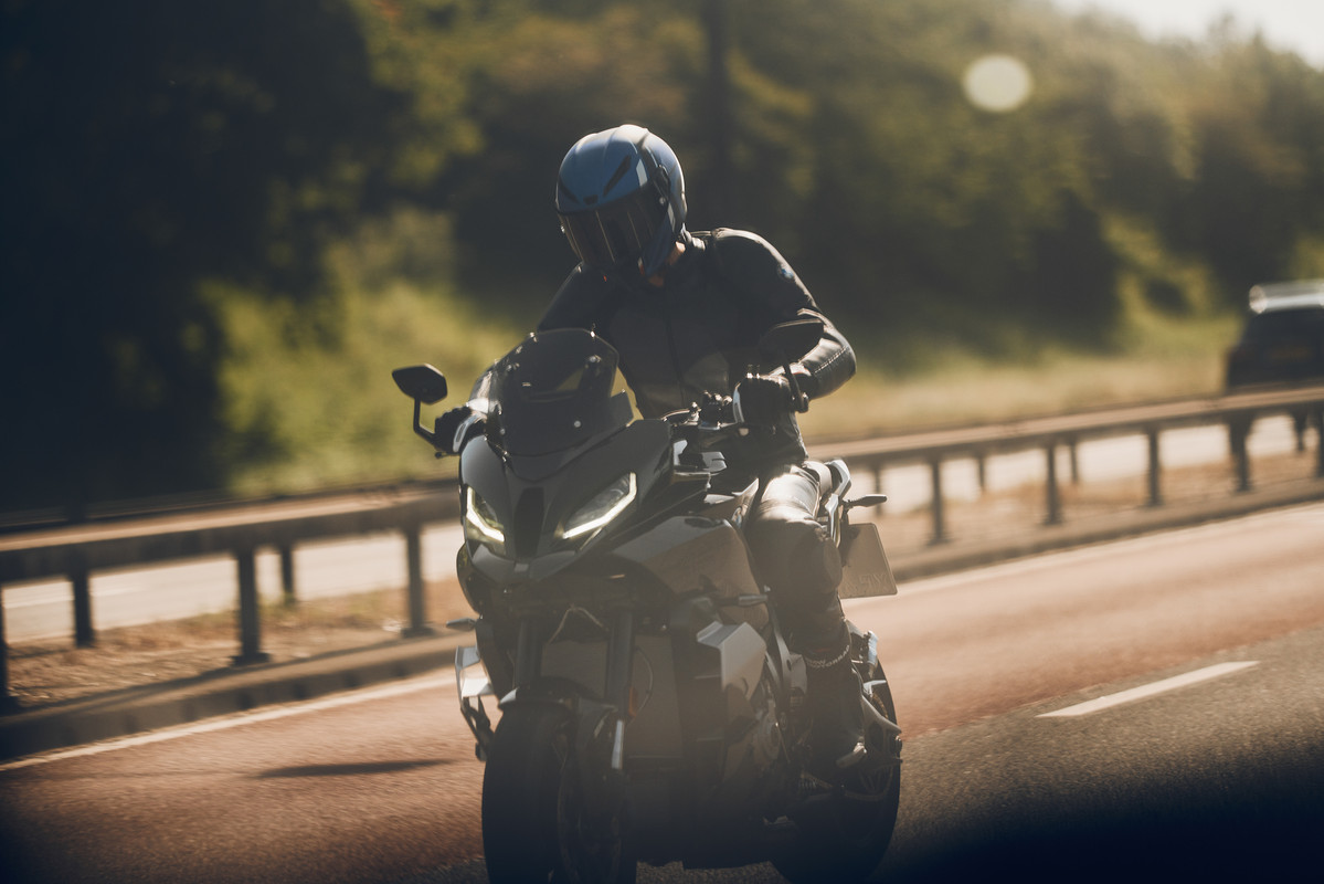 P90507434_highRes_bmw-m-1000-xr-protot