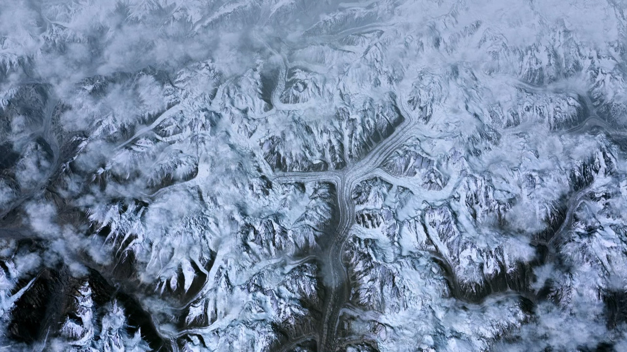 Planet Earth S01E02 Mountains.mkv_snapshot_25.14_[2018.03.01_22.
