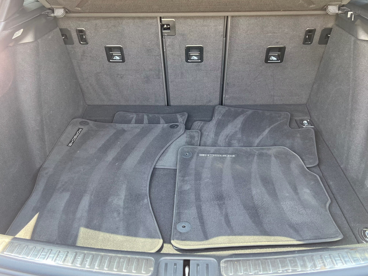 Vehicle thumbnail 24