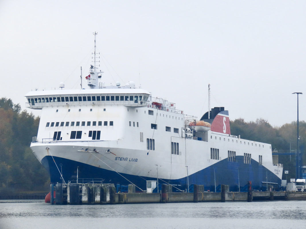 2CAC7A99-0CB1-4BE2-95E8-31574F0B806B