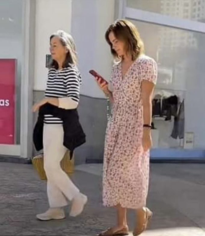 emmawatson-photogallery.blogspot.com (2)