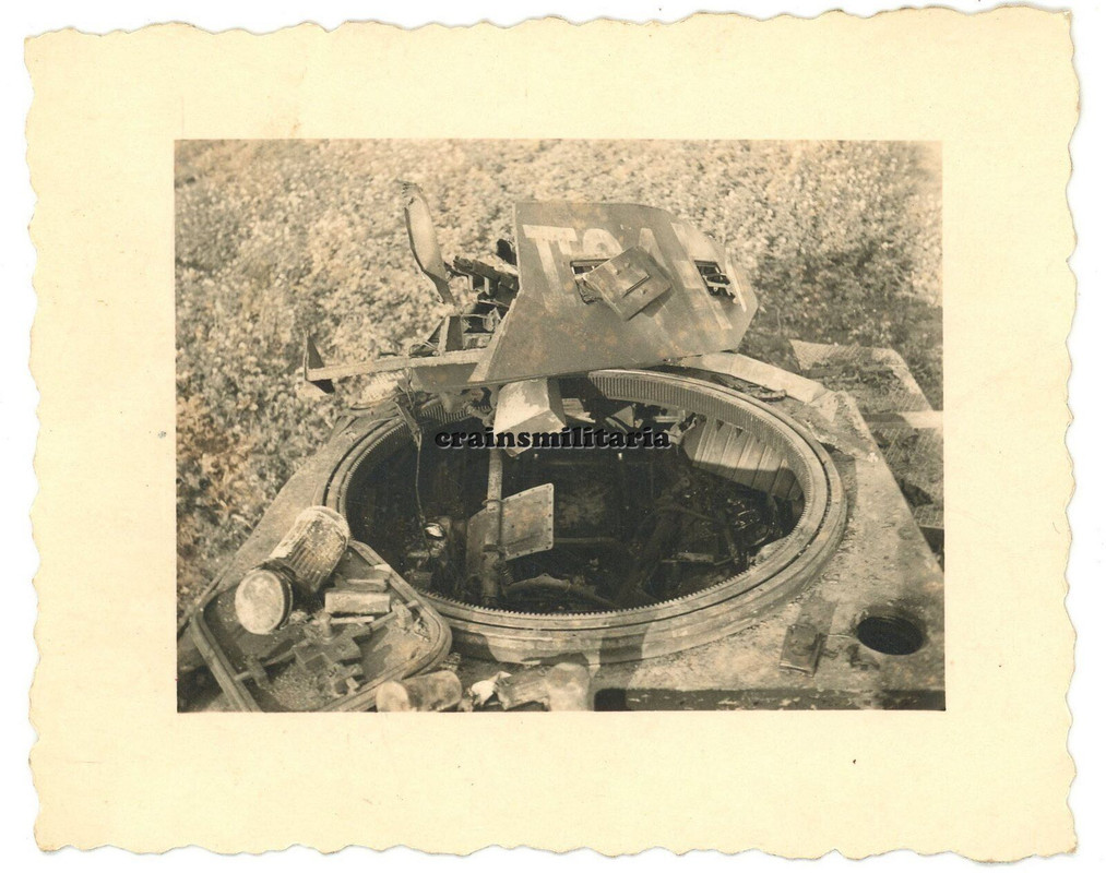 Orig. Foto zerstörte Panzer Tank des Pz.Rgt.35 in Polen 1939