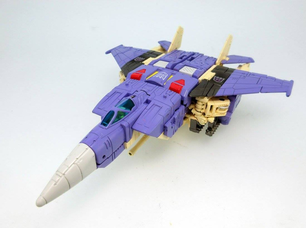 TakaraTomy-LG-59-Blitzwing-02