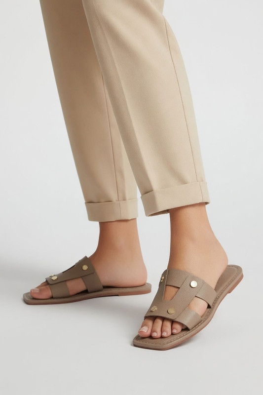 Sandalias Selva Café Arena de diseño minimalista y confortable