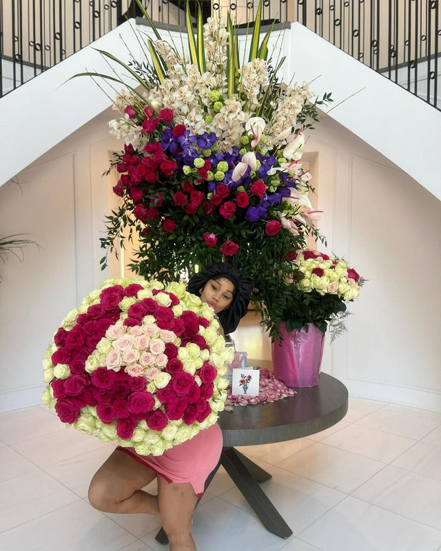 Cardi B تتألق بملابس جريئة تكشف عن جمالها بشكل مثير Iamcardib-1719316888353