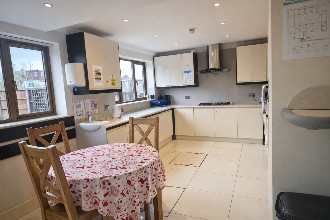 Lynton Road, Harrow photo 2