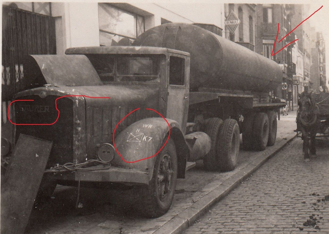 Foto Soldat Beute LKW Saurer Tankwagen Anhänger 