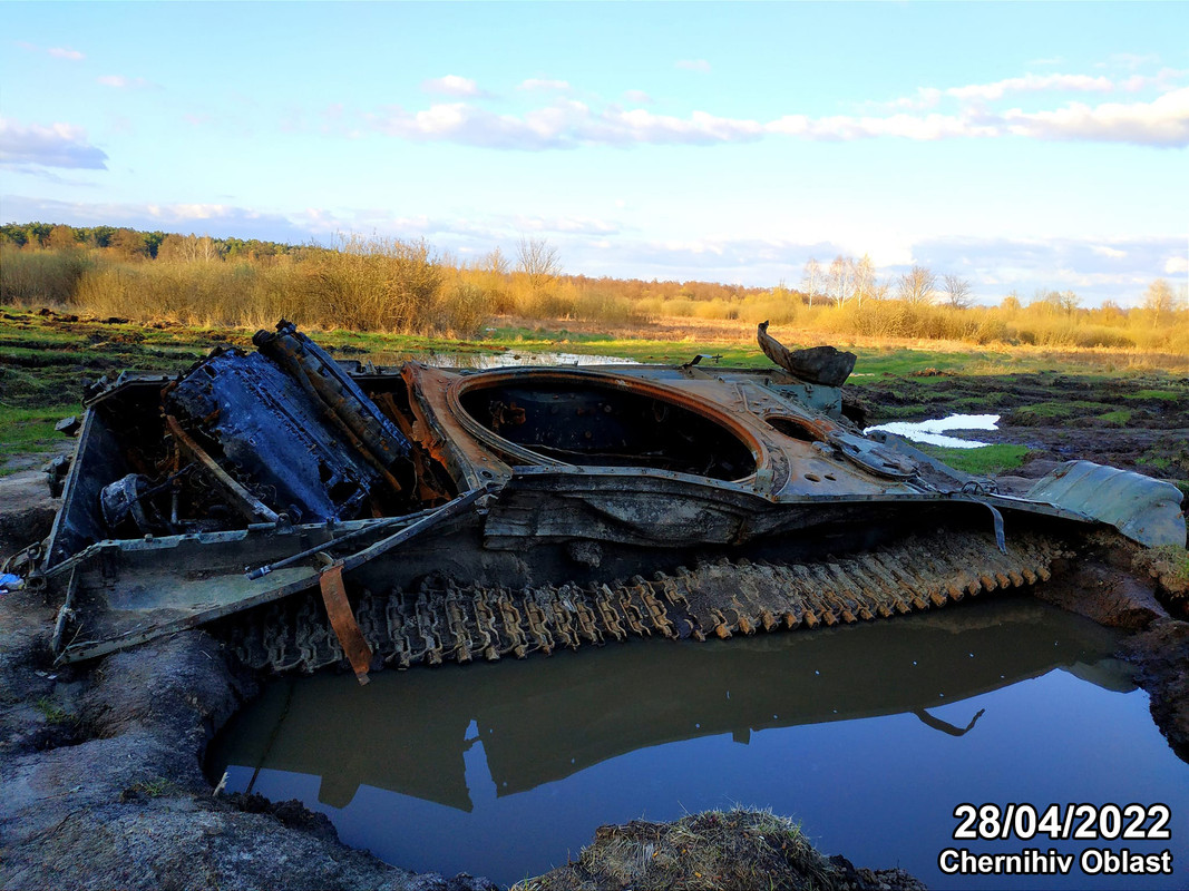 2022-04-28 T-72A destroyed Chernihiv
