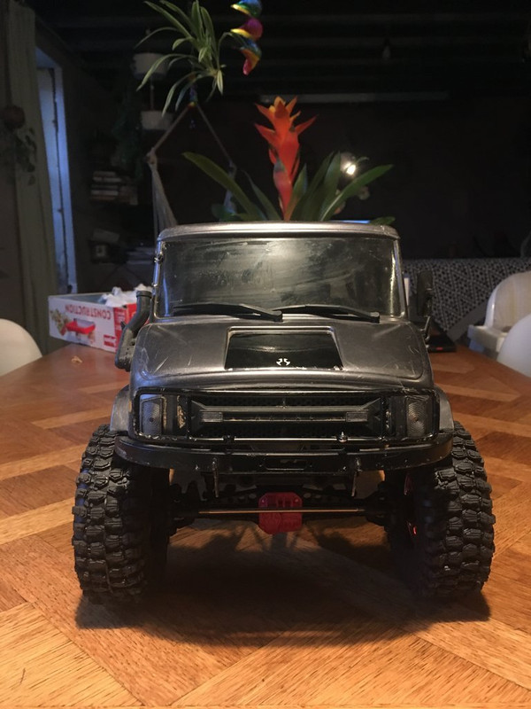 UMG 6x6 Axial IMG-2362