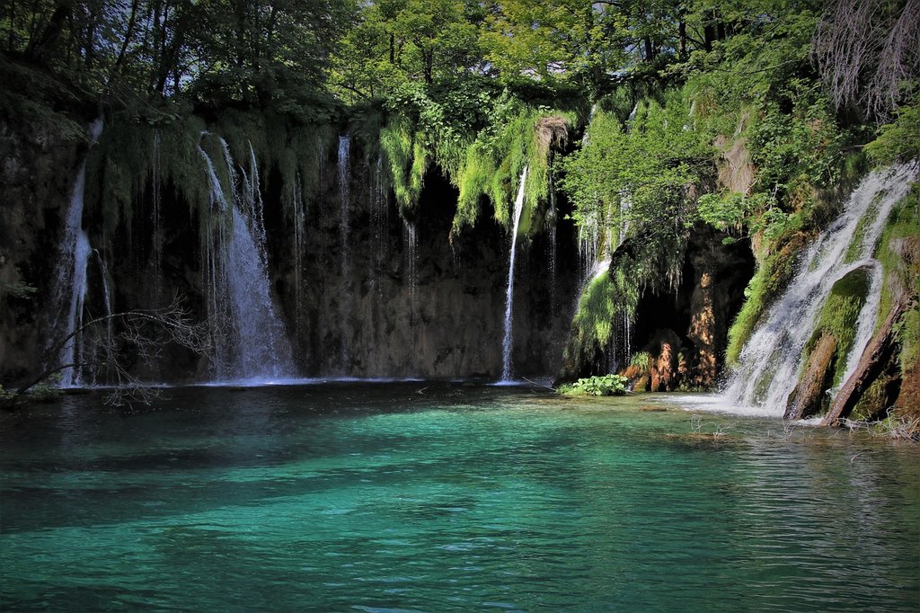 green-lagoon.jpg