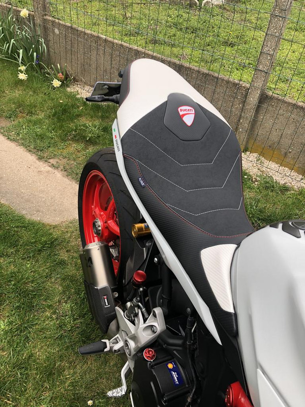 AC647E15-CB40-45EB-A132-C0FAF776B5C3