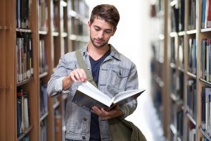 student-3500990-960-720-300x200.jpg