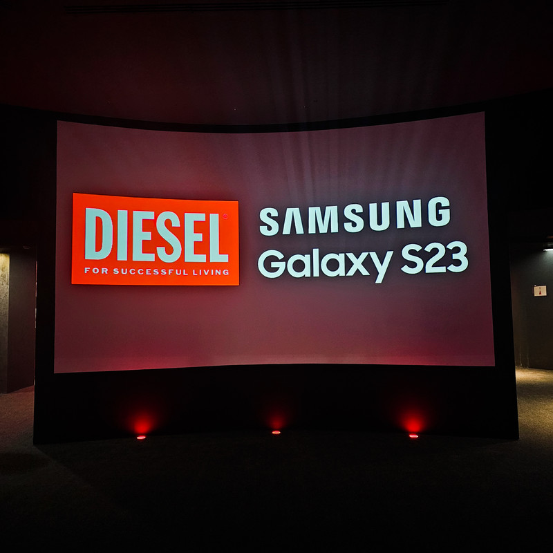 Diesel x Samsung, la serie Galaxy S23 vestita con i colori iconici del brand