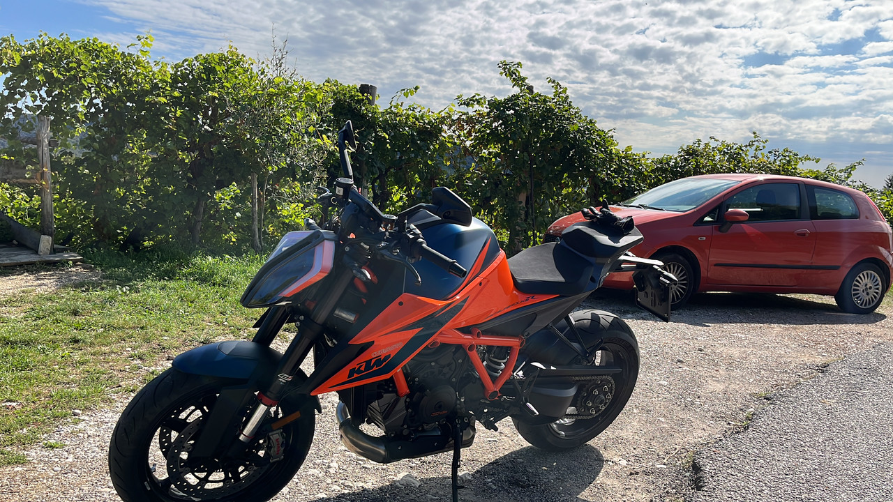 4ED2B537-B1AB-4B67-B3BC-954908BB9197