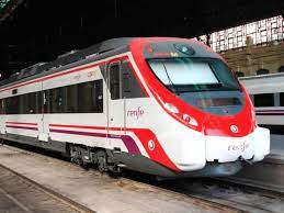 que transporte es mas para pobres, el tren o el autobus?
