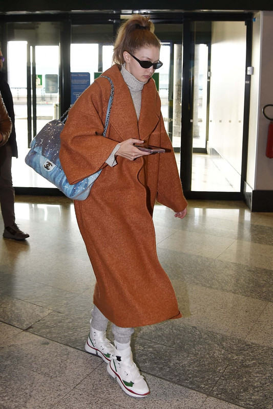 67F69720-FBCB-4EF3-81EA-47C8BDA7FE5D