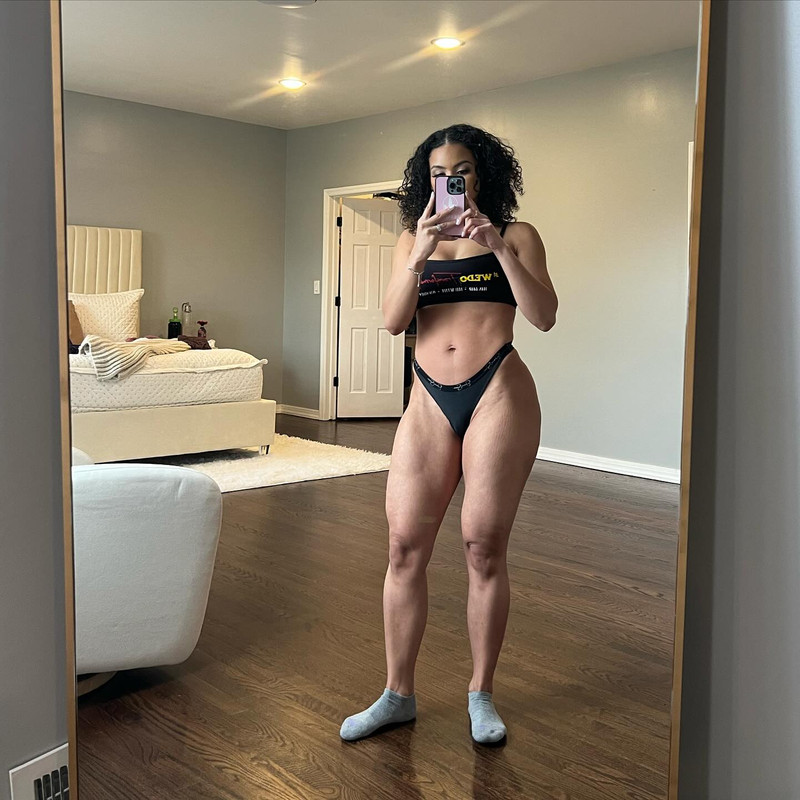 meetthesimmons posts 2024-01-24 06.25 C2fH1YMuF7A_1_4 421719297_18412083316063017_782060516609075059