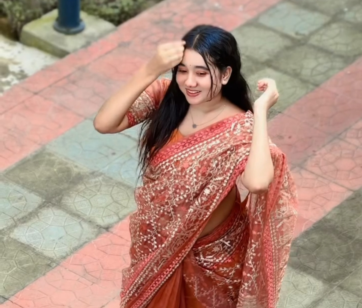 Tiktokar Ira Moni Viral