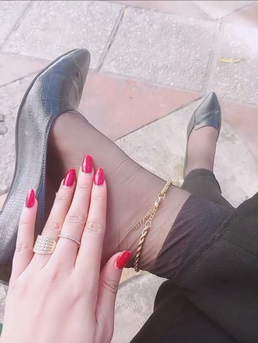 درمن قیامتی برپاست دوباره زن بودنم را هوار کشیده ام…💎💜 شخصیت خوب همیشه جذابه 👌 نظرات با احترام خواند