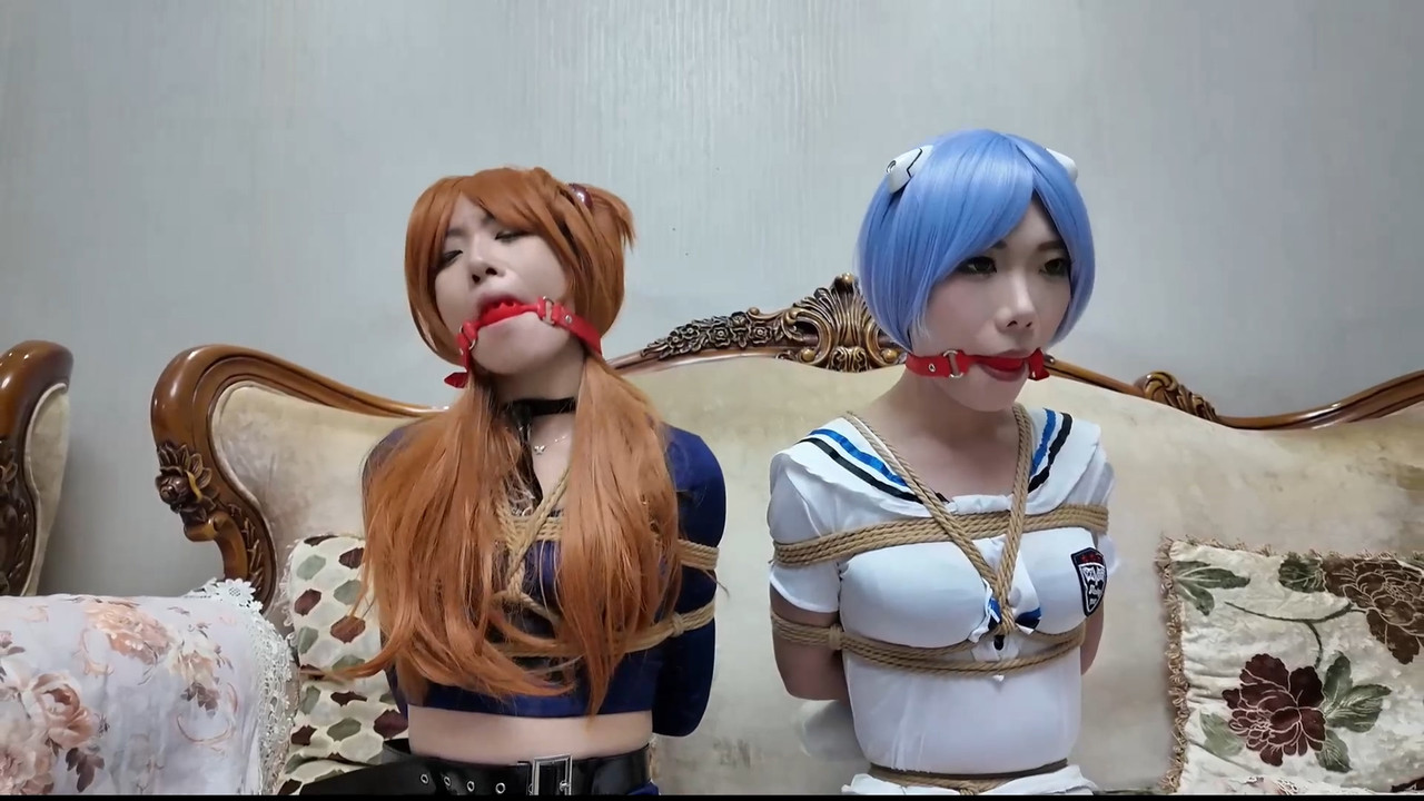 枫叶原创 完蛋！我把美女捆绑了？——双人成缚？EVA暖暖换装玩弄.mp4_20250917_185206.657