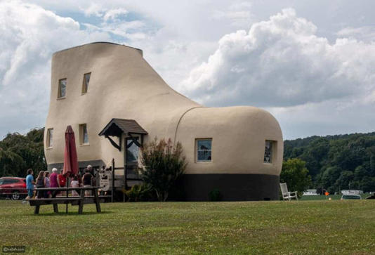 منازل غريبة التصميم حول العالم نوصيك بمشاهدتها BB1jnWp9