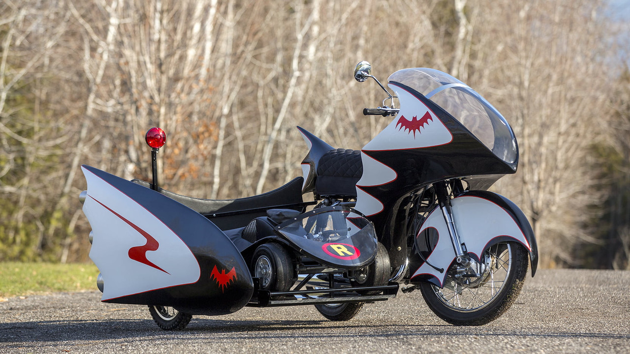 Копию BatCycle 1960-х выставили на аукцион