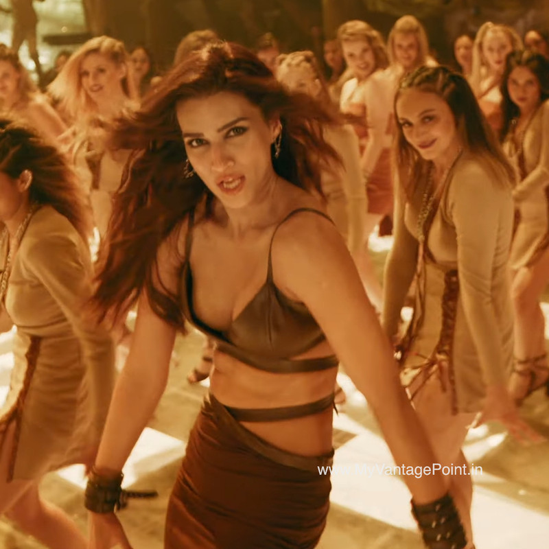 hot-pics-kriti-sanon-in-ganapath