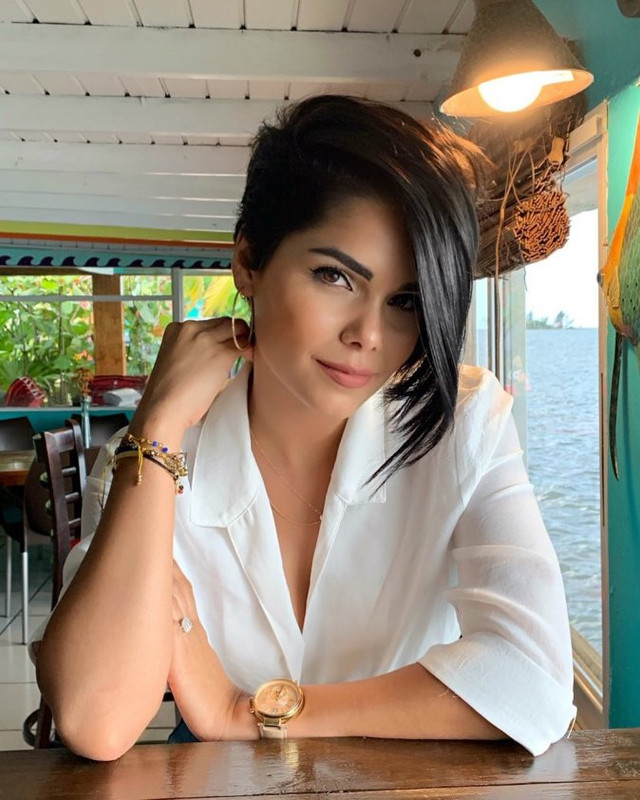 Slatka asimetrična frizura