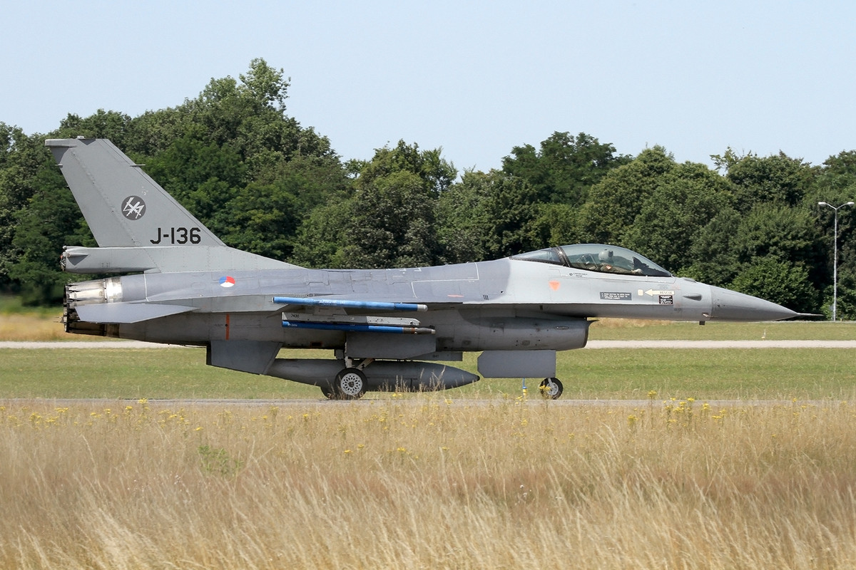 038_F-16AM_KLu_J-136_312 sq