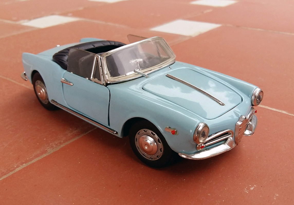 Togi-Giulietta-01.jpg