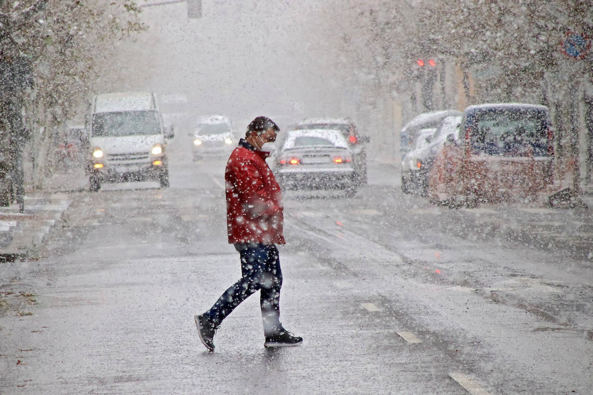 León hoy sábado, bajo la nieve