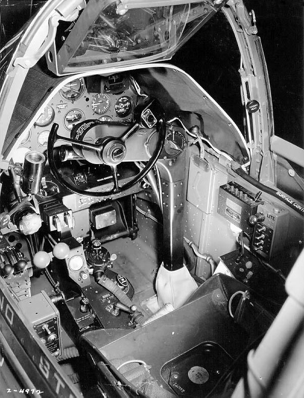 Cabina de un Lockheeed P-38F-1LO