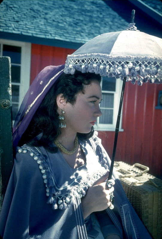 Shirley_MacLaine_c78