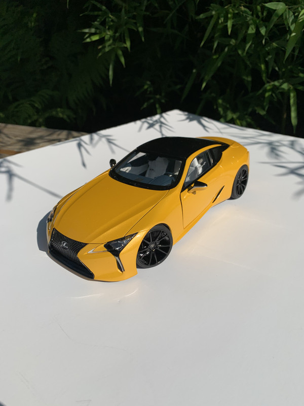 AUTO art 1/18 LC500 イエロー Lexus LC500 Yellow Metallic with Carbon Black Top 1/18 Model