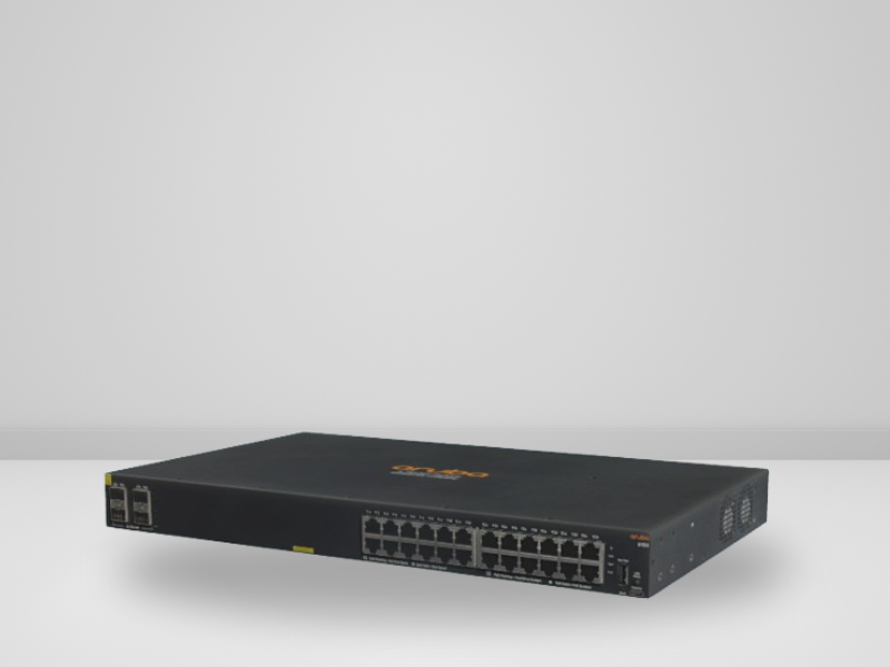 Vista lateral do Switch Aruba CX 6100 JL678A, destacando o design e a ventilação.