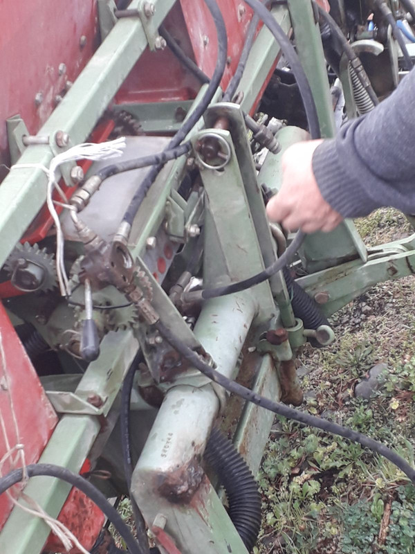 A8427FE8-C978-478A-86F1-C8B73272F8A2